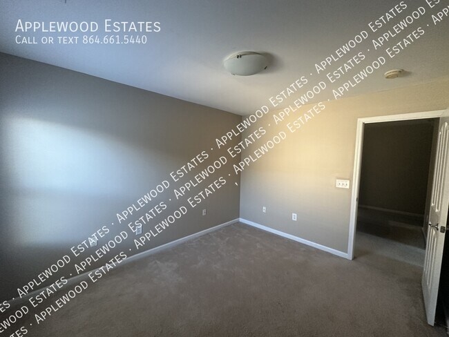 Building Photo - 184 Stonewood Crossing Dr