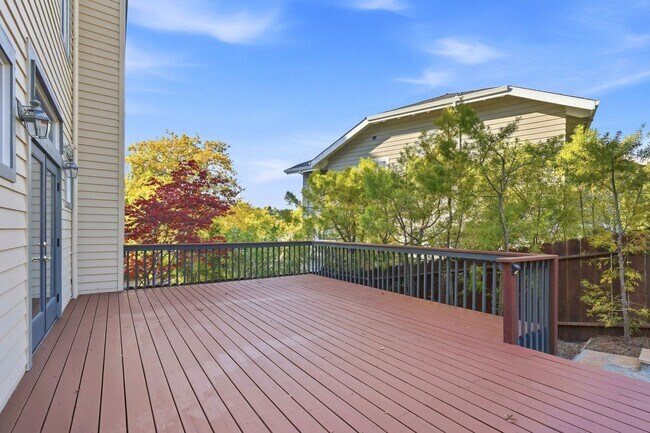 Building Photo - 25 Biscayne Ct