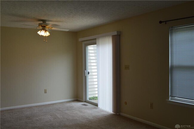 Building Photo - 1217 Robbins Run Ct