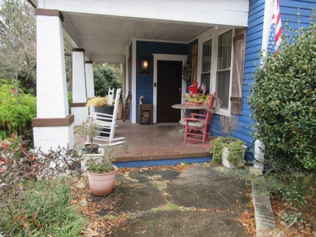 Building Photo - 416 W Montgomery St