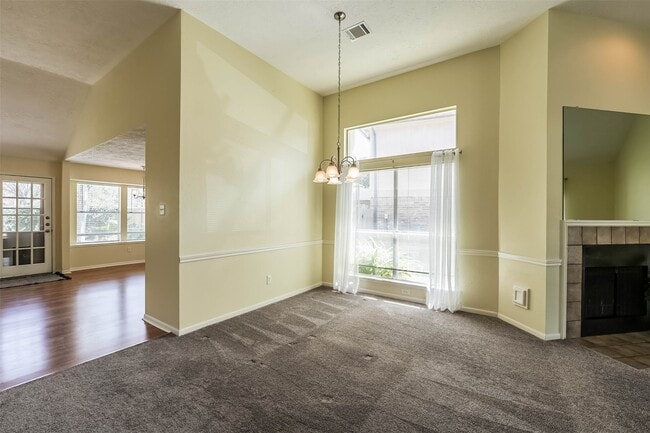 Building Photo - 14403 Little Willow Walk