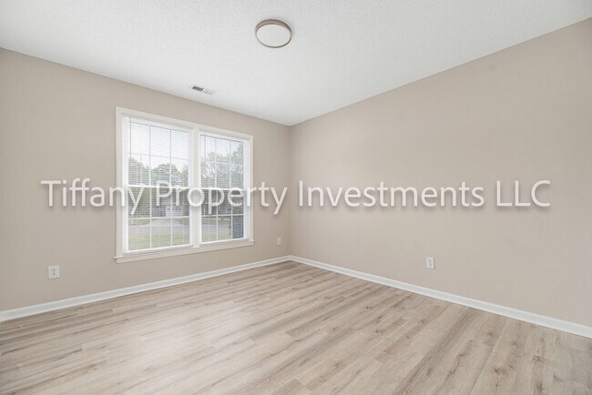 Building Photo - 2427 Hunters Way