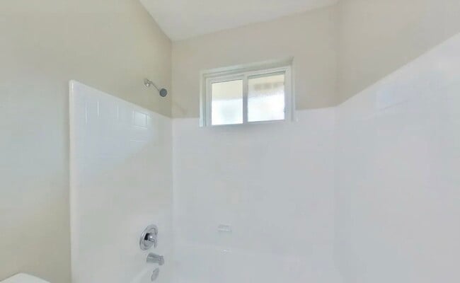 Building Photo - AVAILABLE NOW