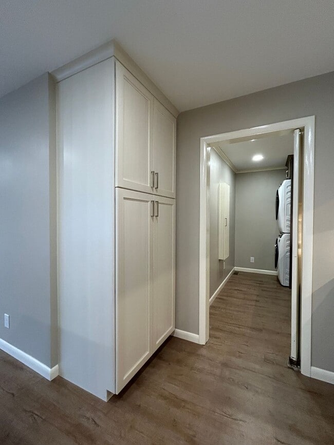 Building Photo - Spacious Brick Ranch Nestled Away — Close to Town!