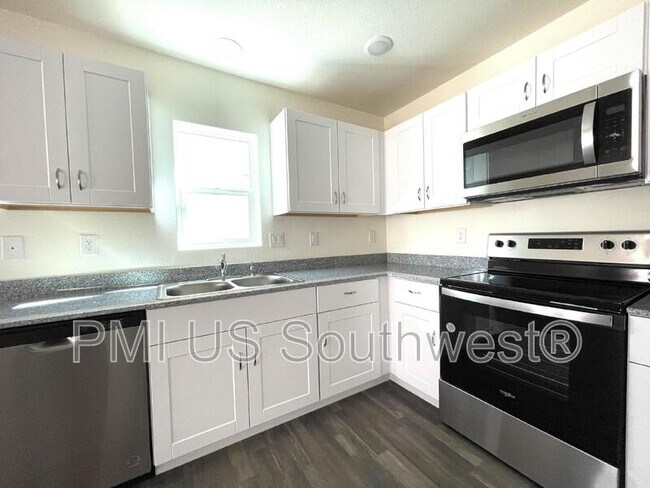 Building Photo - 2409 Granite Cir