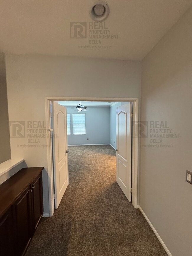 Building Photo - Resort-Style Living Awaits in This Spacious Canyon Hills 3-Bedroom Condo