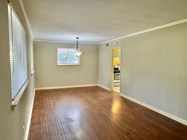 Building Photo - Beyond Perfect 3 bedroom 1 bath !!!!