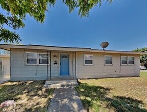 Building Photo - 1913 Ave W