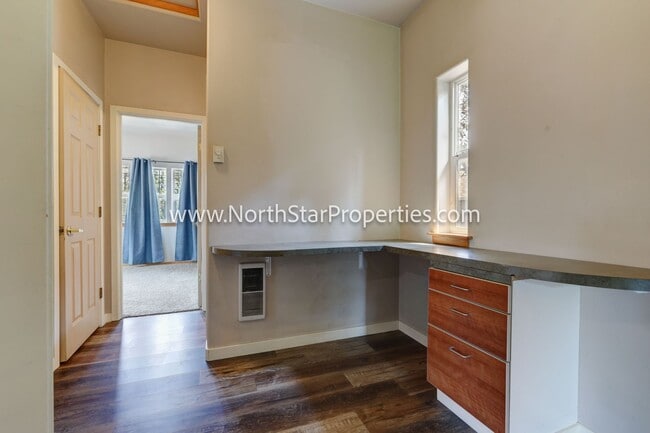 Building Photo - Wonderful Bend Property Close to Mountain ...