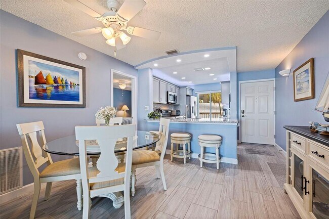 Building Photo - 6365 Bahia Del Mar Blvd S