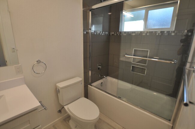 Building Photo - 655 Fairmont Ave