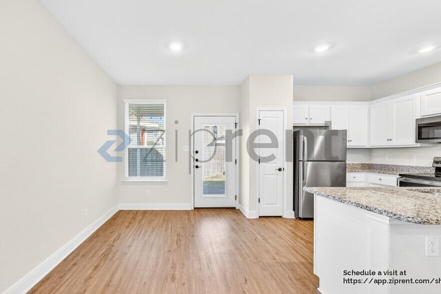 Building Photo - 13827 Enzo Gate