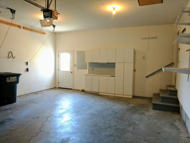 Building Photo - In St. George with large fenced in backyard!