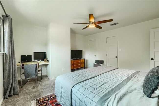 Building Photo - 1524 Sheridan Trail