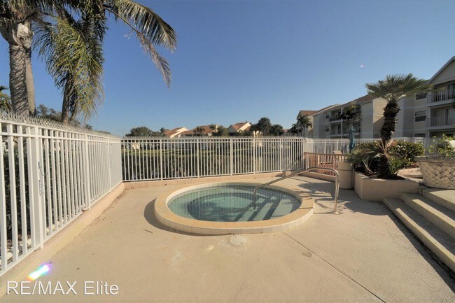 Building Photo - 1801 Island Club Dr