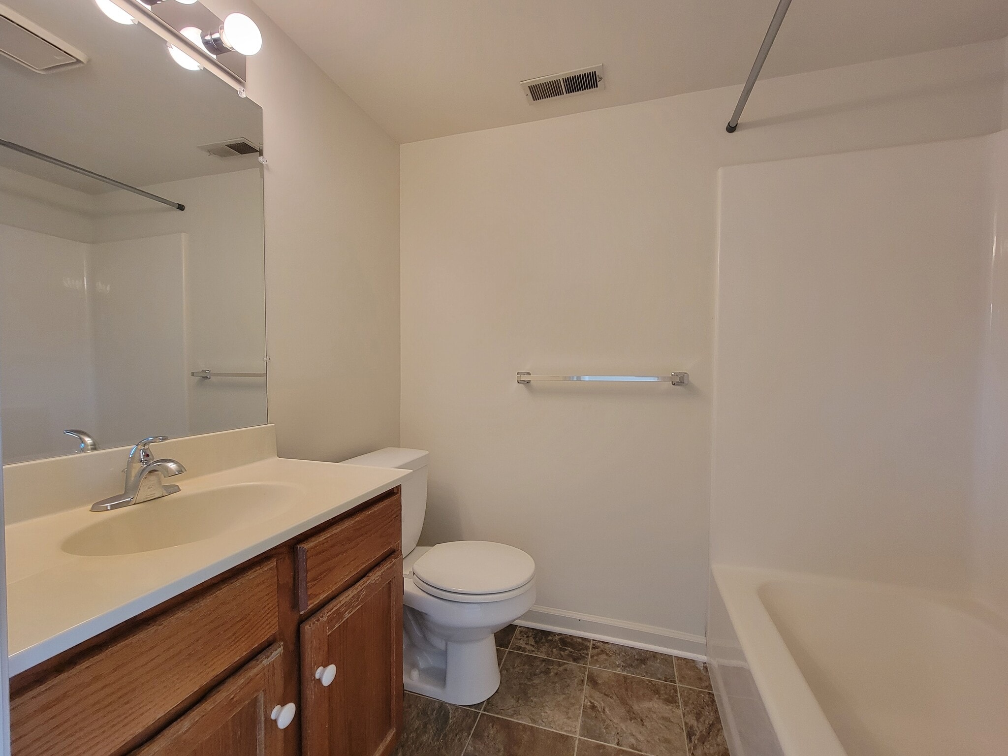 Building Photo - 685 Brunnerville Rd