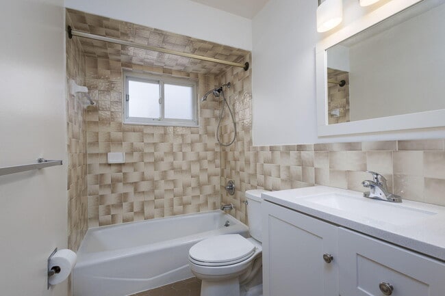 Building Photo - 8261 Gerald Ave