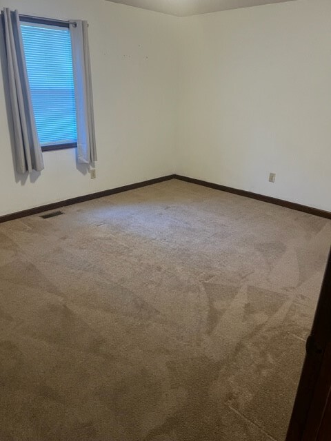 Spacious Guest Bedroom - 2003 Aspen Way