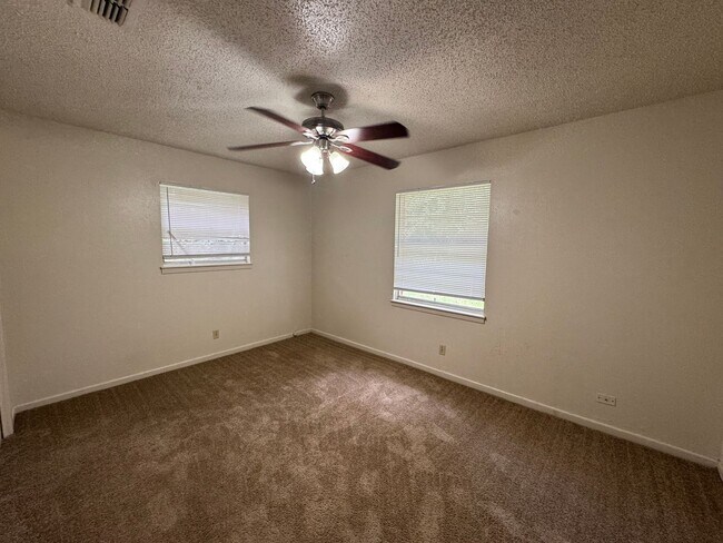 Building Photo - 3-Bedroom House for Rent in Killeen