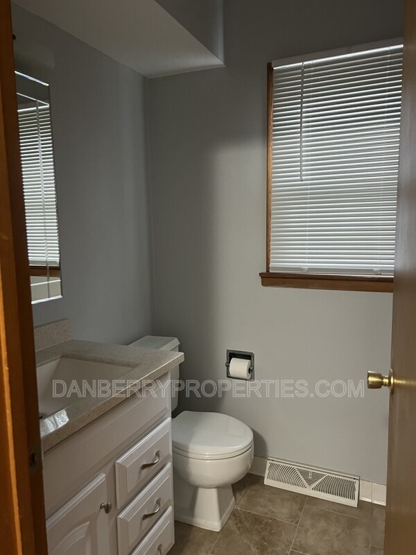 Building Photo - 4126 Newcastle Dr