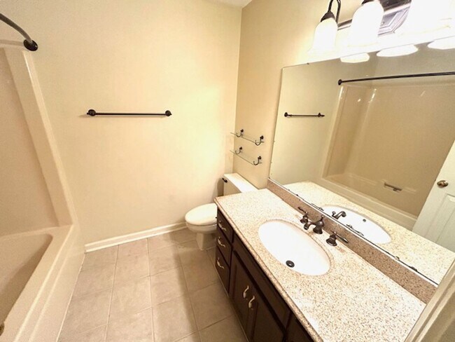 Building Photo - Beautiful Home for Rent in the Heart of Madison