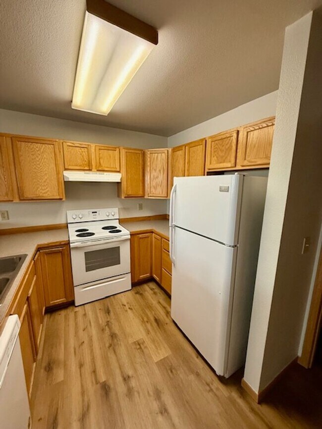 Building Photo - 726 Meagher Ave