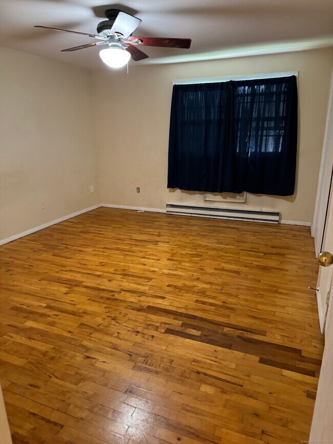 Building Photo - 617 Millville Ave