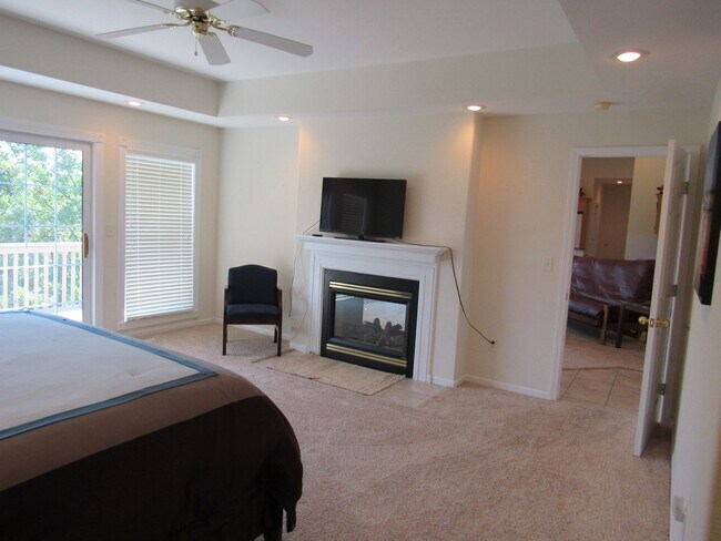 Building Photo - Osage Beach house for rent