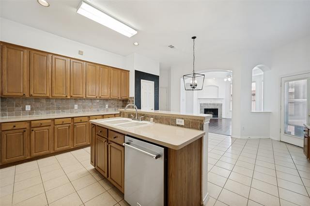 Building Photo - 2228 Coldwater Ln