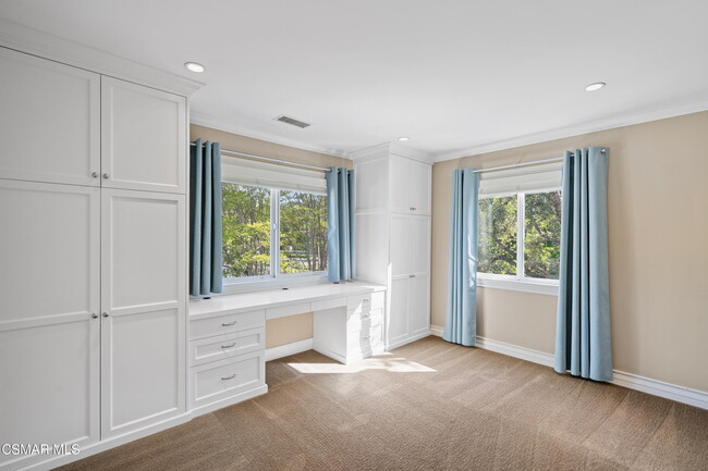 Building Photo - 3801 Mainsail Cir