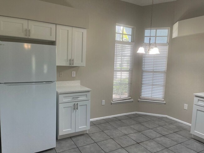 Building Photo - Quick Move in at this Brandon Home for Rent