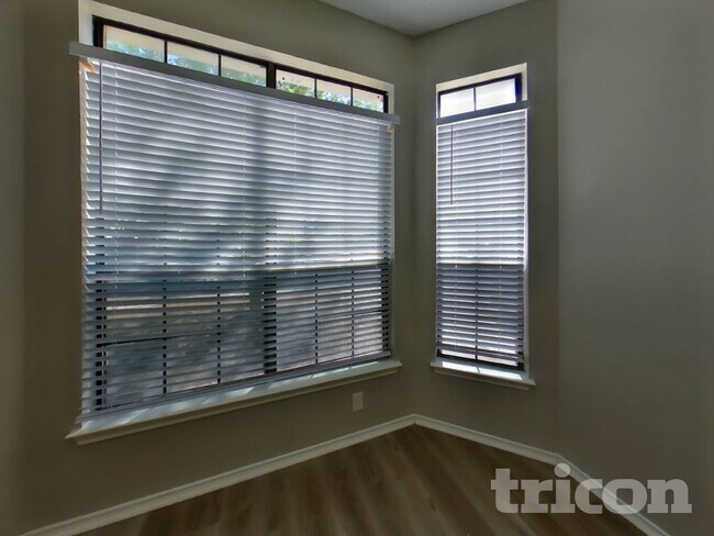 Building Photo - 10223 Canton Fld Dr