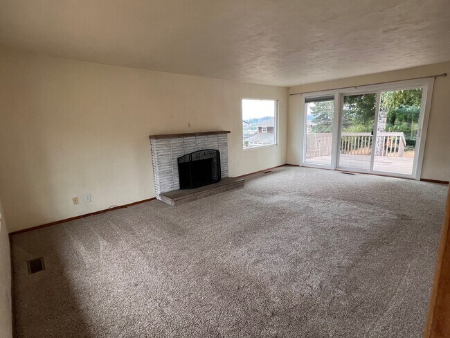 Building Photo - 1701 Pitt Ave