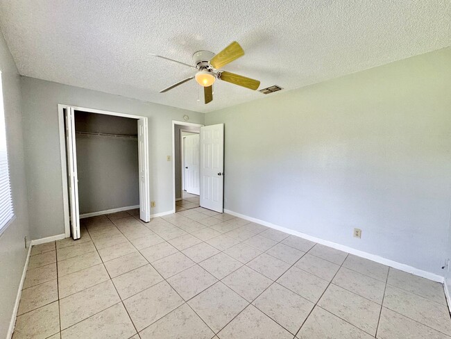 Building Photo - 770-780 E North St