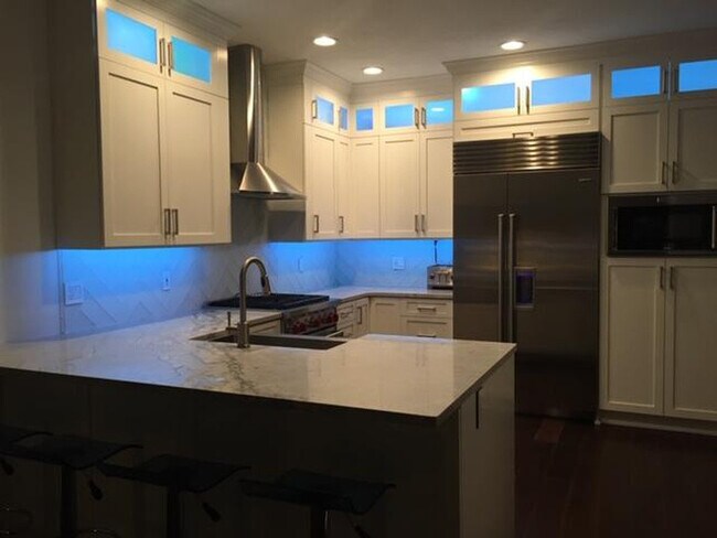 Building Photo - COMING SOON! 3/2.5 in luxury neighborhood....