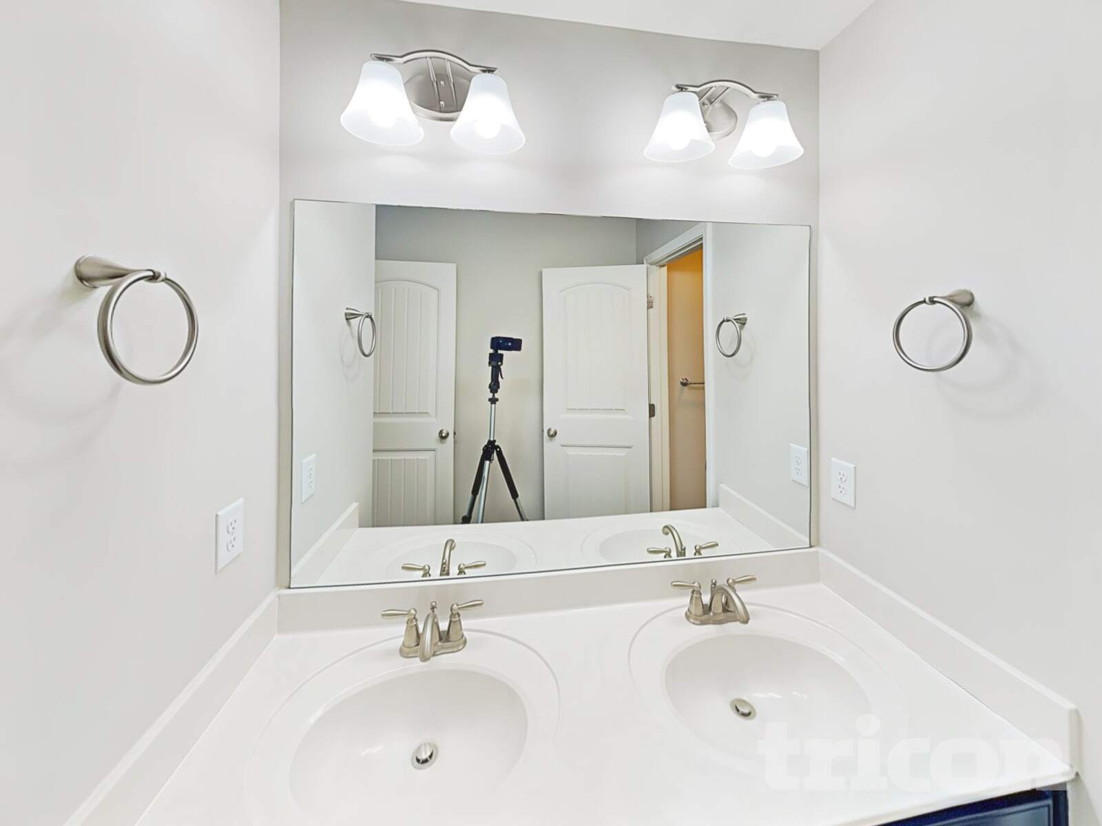 Building Photo - 703 Bench Ln