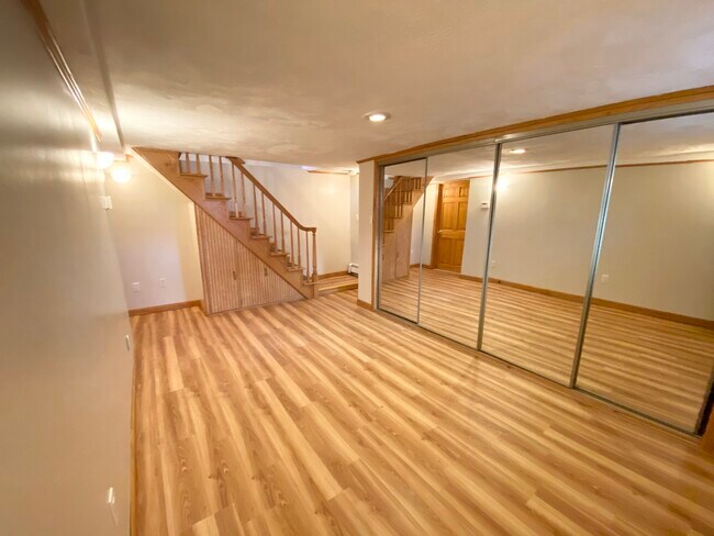 Building Photo - 9 Woodland St