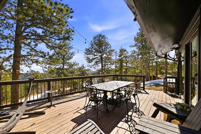 Building Photo - 499 Pine Song Trail