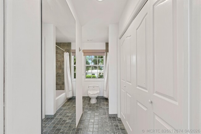 Building Photo - 3304 N Flagler Dr