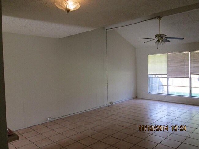 Building Photo - 19434 Lazy Valley Dr