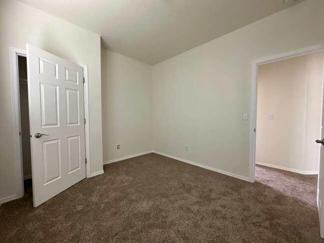 Building Photo - 5096 Larch Ln