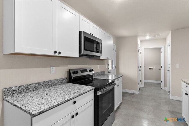 Building Photo - 803 White Meadow Ln