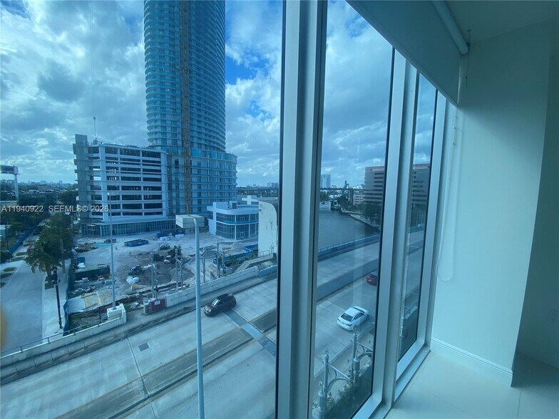 Building Photo - 185 SW 7th St