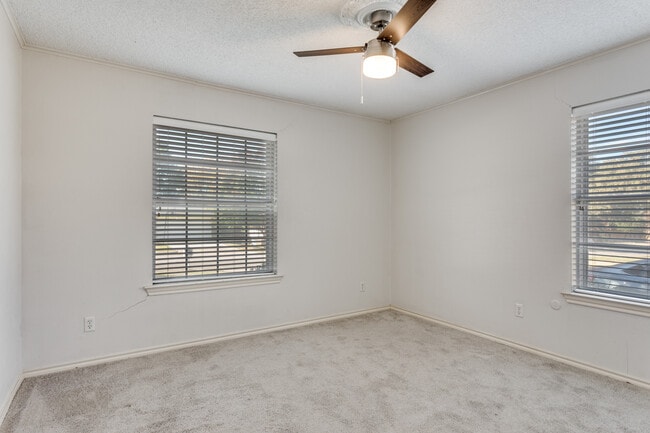 Building Photo - 6801 Lancelot Ct