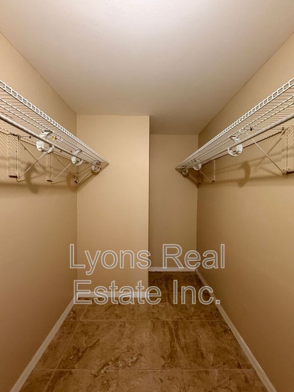 Building Photo - 208 Homewood Ave S