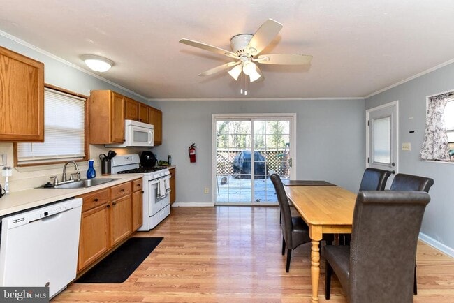 Building Photo - 722 Glenside Dr