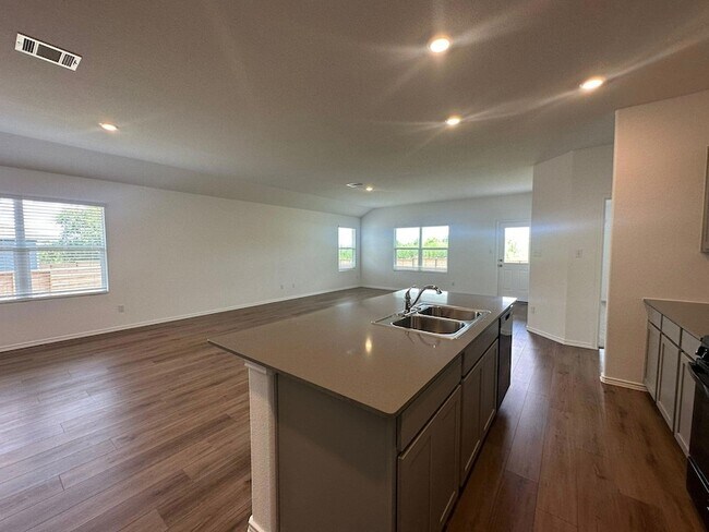 Building Photo - 1544 Marley