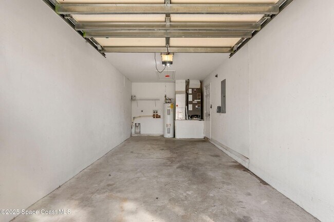 Building Photo - 158 Empress Ave