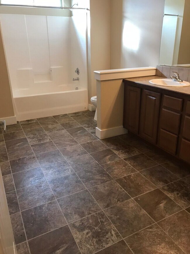 Building Photo - 9851 W Rosecroft Ct