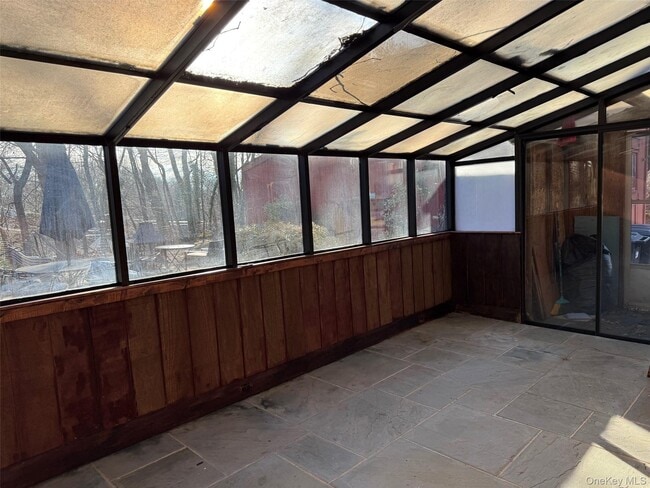 Building Photo - 182 Maple Hill Rd